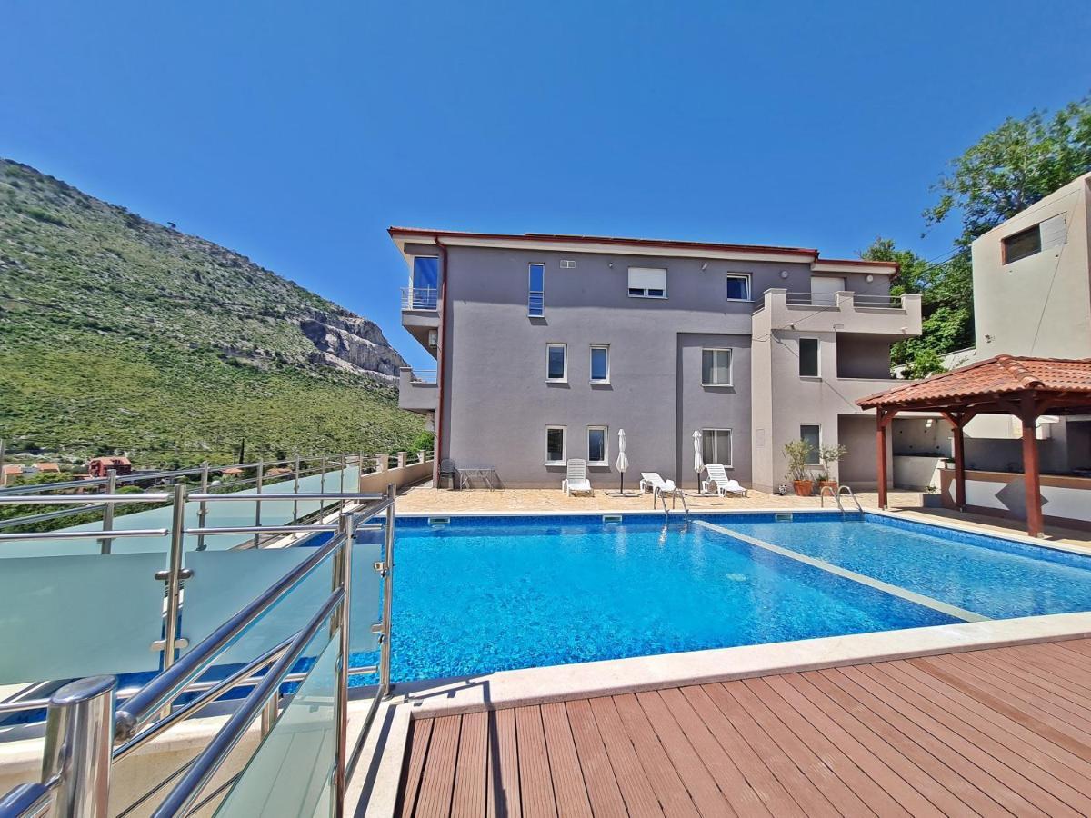 Apartments Josip Žrnovnica Buitenkant foto