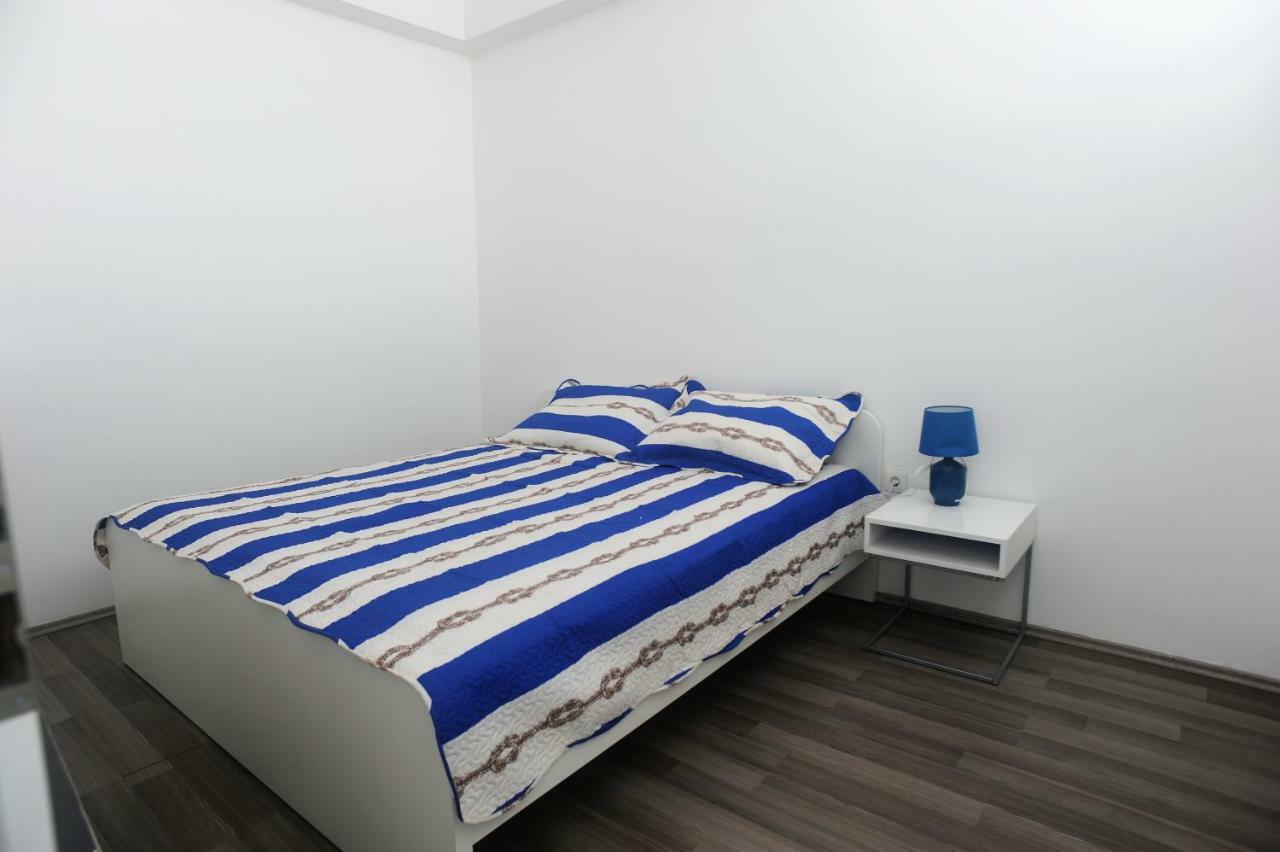 Apartments Josip Žrnovnica Buitenkant foto